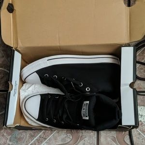 Converse black CT Mid